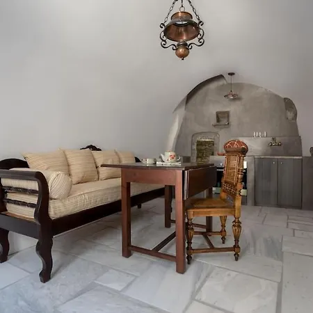 αρχοντική βίλλα Villa Fira (Santorini)